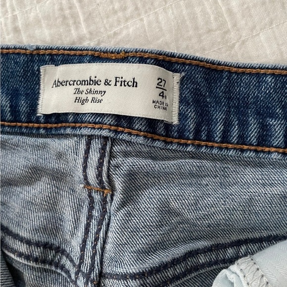 Womens Abercrombie Jeans - Picture 2 of 3